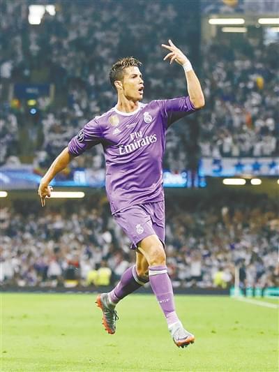 尤文国家德比大名单：坎比亚索回归，道格拉斯-路易斯缺席.